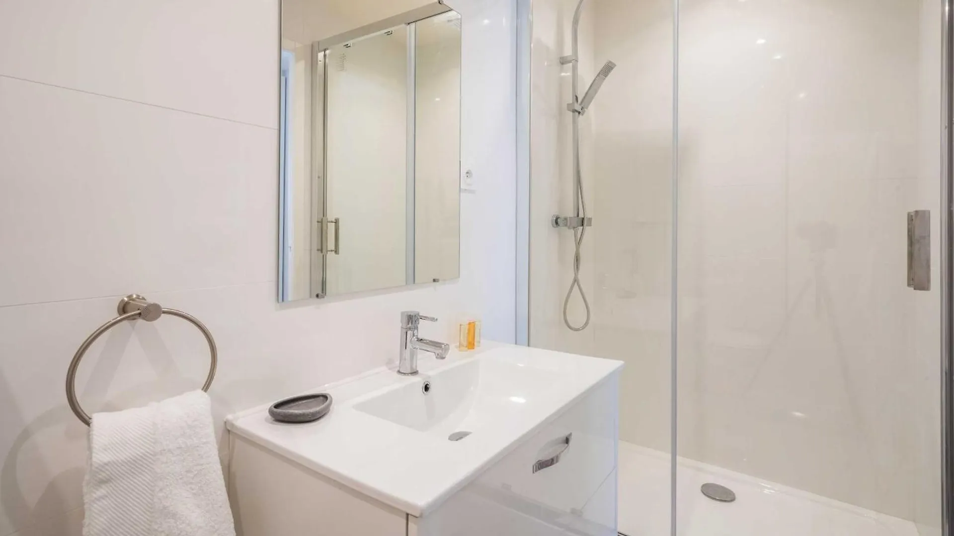 Апартаменты Cosy 3bdr-6p - Parc Des Buttes-chaumont Париж